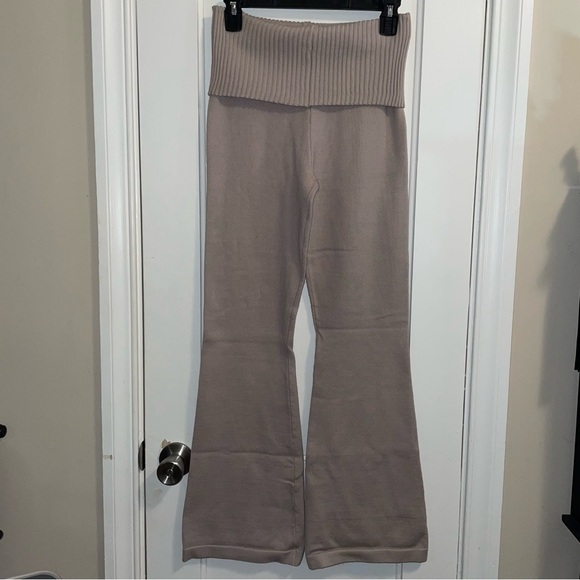 SHEIN Cream Boot Cut Fold Over Flare Knit Pants, Excellent Condition - Picture 4 of 8